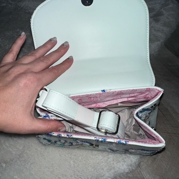 Loungefly Disney Alice in Wonderland Alice & Dinah Floral Sequin Handbag New - Picture 10 of 15